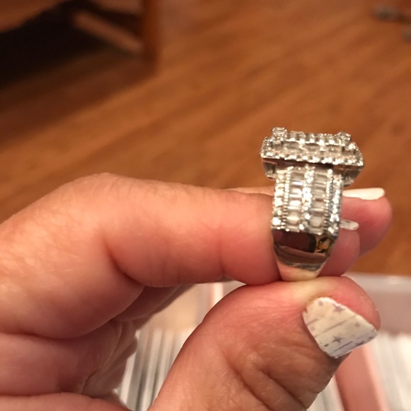 Ring - Picture 4 of 5